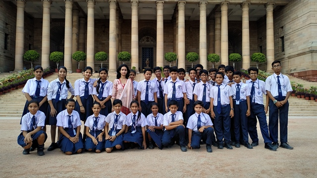 Visit to Rashtrapati Bhawan- Students of class 7 visited Rashtrapati Bhawan on 26/09/2019 as a part of experiential learning.